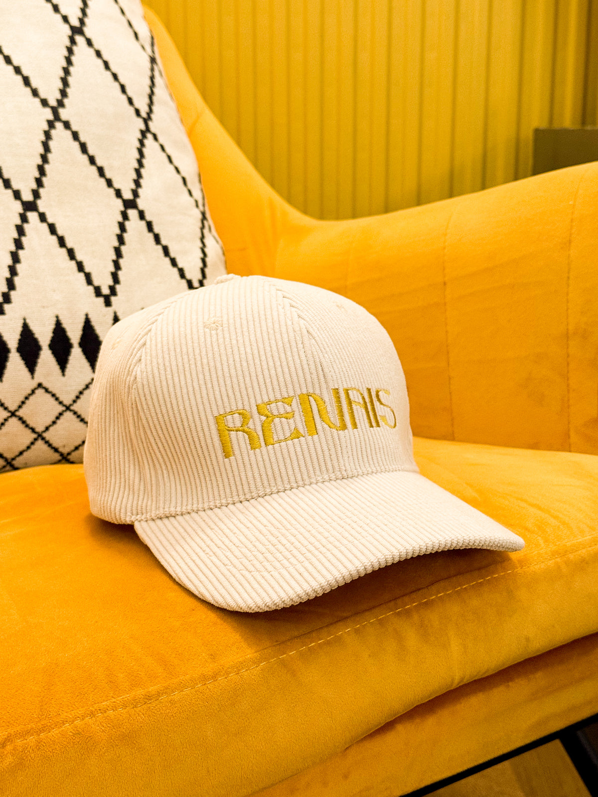 Renais Bone & Gold Cap